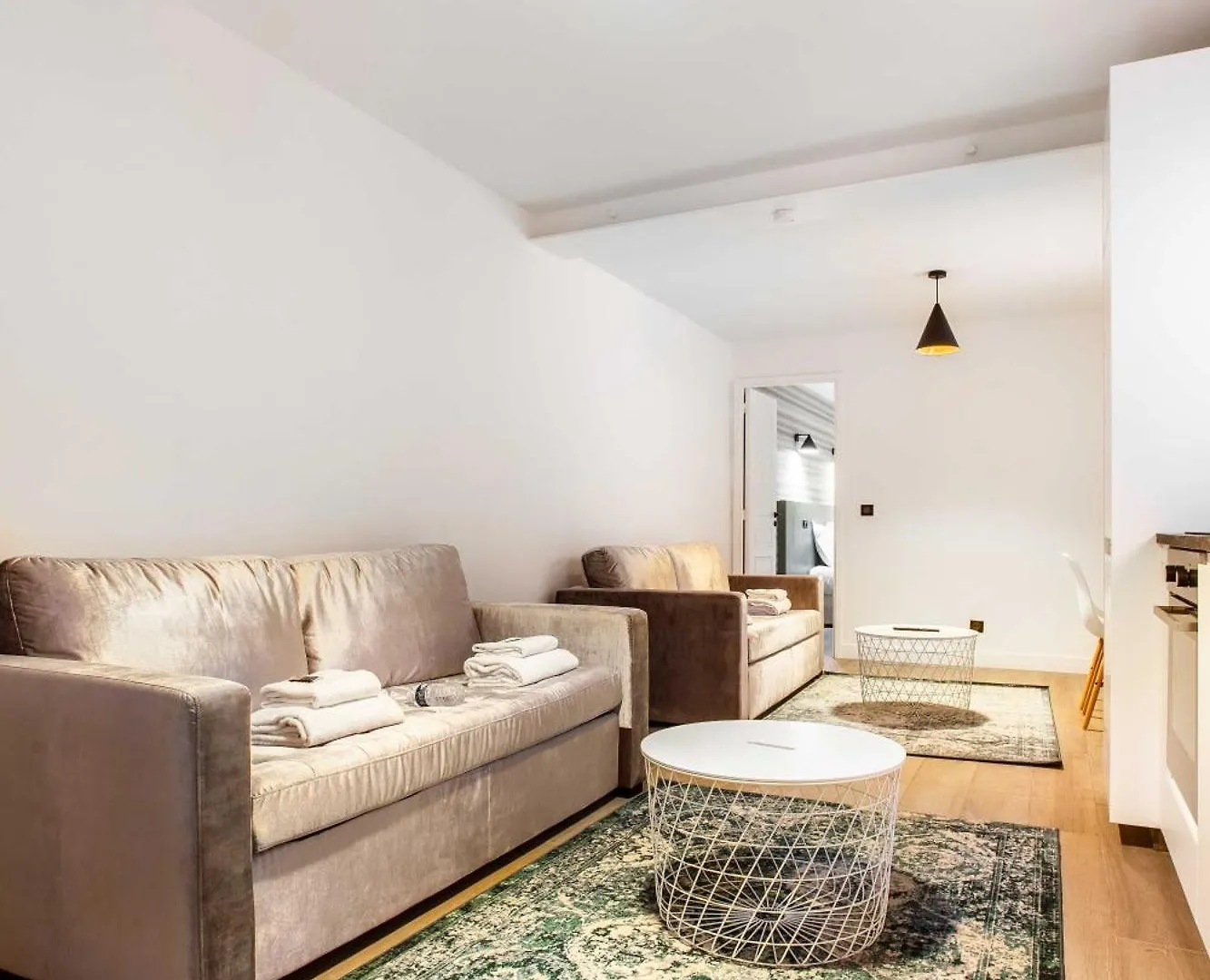 Elegant - 2bd - 8p - Eiffel Tower Holiday home