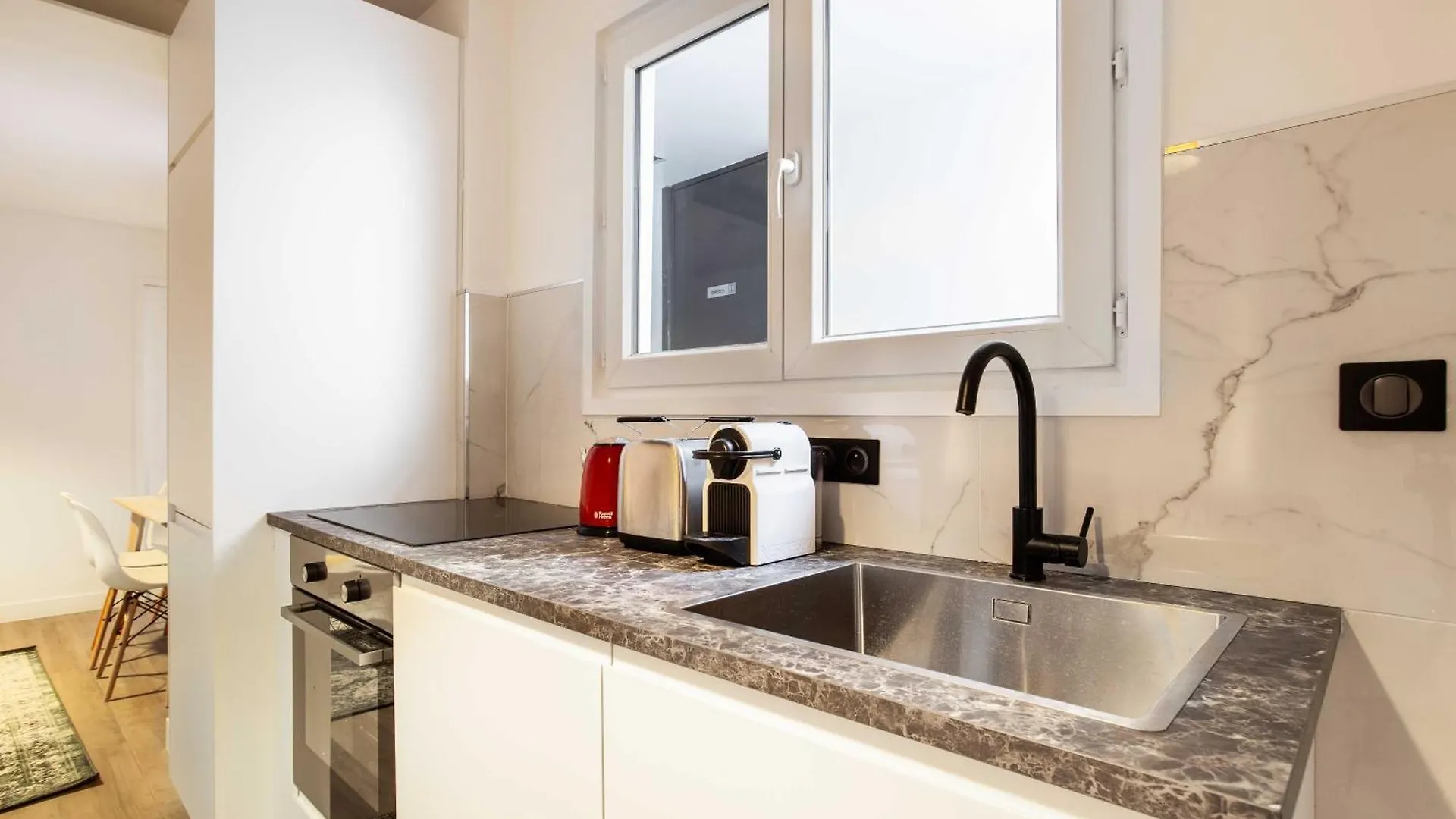 Elegant - 2bd - 8p - Eiffel Tower Holiday home *